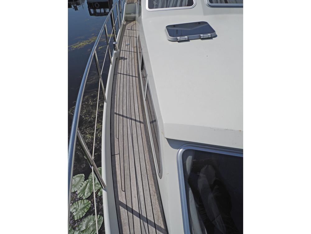  Deck equipment